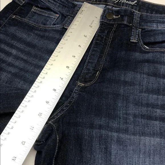 Universal Thread Women's High Rise Blue Jeans - Picture 5 of 11